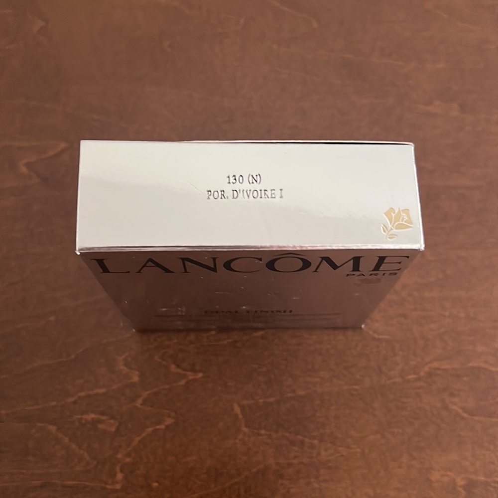 Lancôme DUAL FINISH Longwear Powder Foundation-Matte130 Porcelaine D'Ivoire( N) - Picture 5 of 5